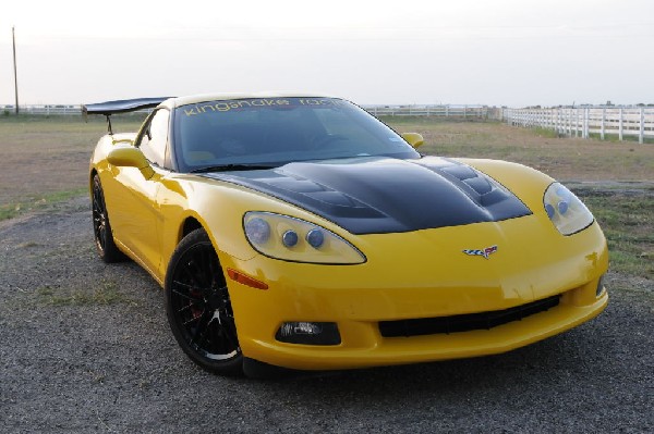 kingsnake racing c6.k after installation of CF wing, CF hood and ZR1 replic