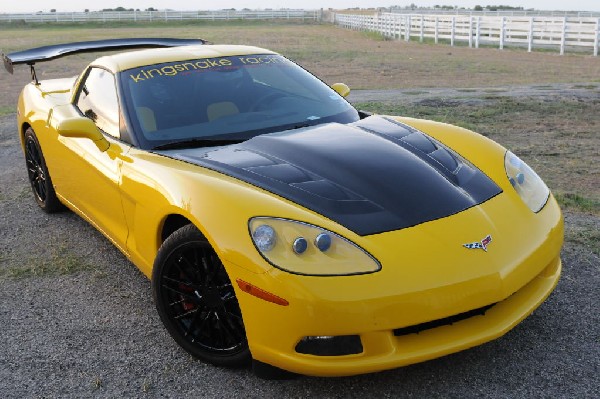 kingsnake racing c6.k after installation of CF wing, CF hood and ZR1 replic