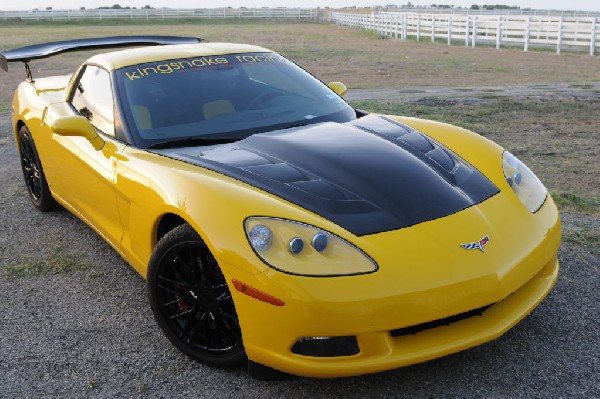 kingsnake racing c6.k after installation of CF wing, CF hood and ZR1 replic