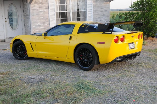 kingsnake racing c6.k after installation of CF wing, CF hood and ZR1 replic