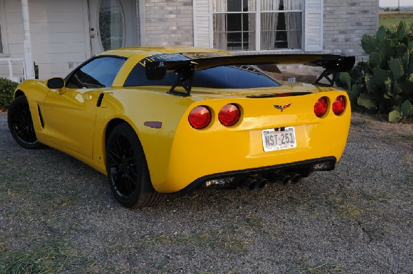 kingsnake racing c6.k after installation of CF wing, CF hood and ZR1 replic