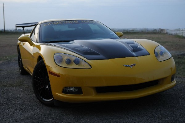 kingsnake racing c6.k after installation of CF wing, CF hood and ZR1 replic