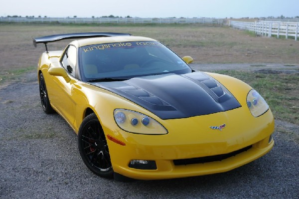 kingsnake racing c6.k after installation of CF wing, CF hood and ZR1 replic