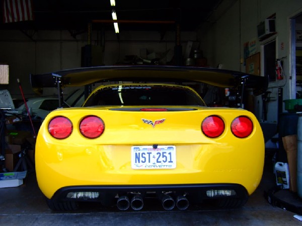 kingsnake c6.k installation of CF wing, CF hood ,  Ram Air,  ZR1 wheels