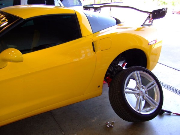 kingsnake c6.k installation of CF wing, CF hood ,  Ram Air,  ZR1 wheels