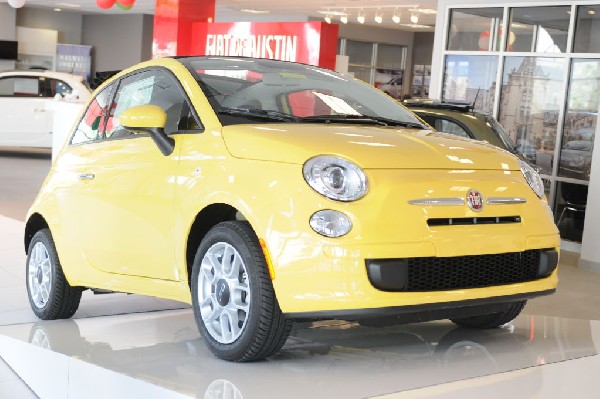 Fiat 500 - Dealership walkthru - 06/27/11 Austin Fiat - Austin Texas