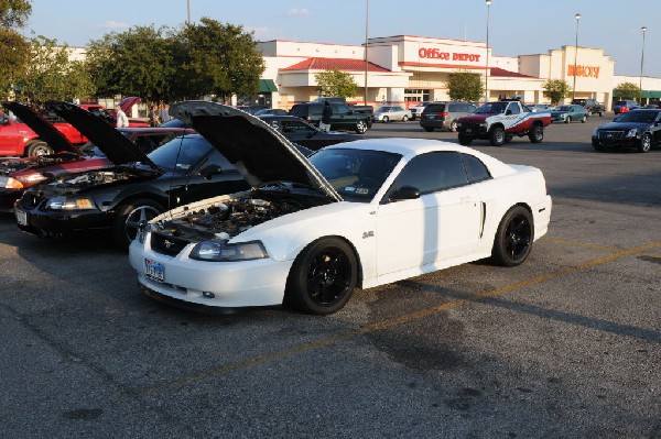 Austin FBody Meetup 08/27/11 Cedar Park Texas - photo by jeff barringer